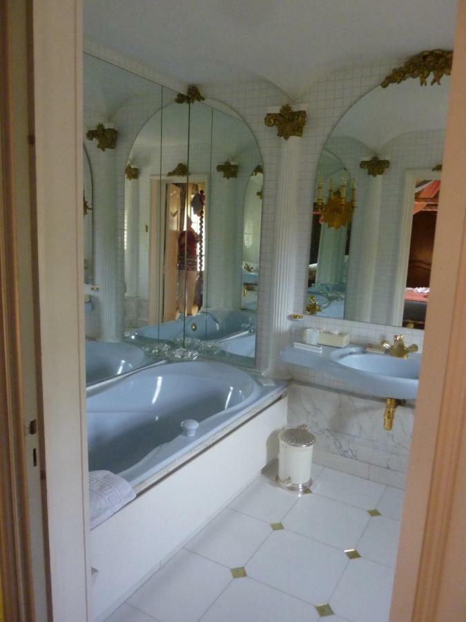 Bed and Breakfast Le Petit Manoir des Bruyères Villefargeau Esterno foto